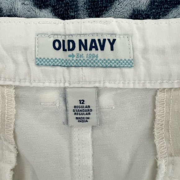 Old Navy White Shorts - Picture 7 of 9